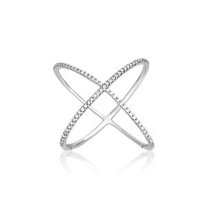 Anel em Ouro Branco com Diamante