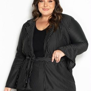 Blazer Risca de Giz com Faixa Avulsa Plus Size