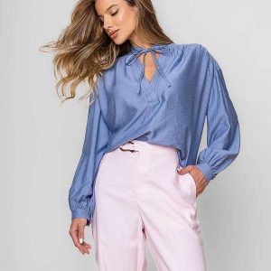 Blusa Alfaiataria com Gola V Laço Azul
