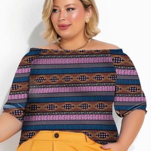 Blusa Étnica Azul com Decote Ciganinha Plus Size