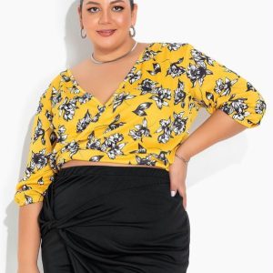 Blusa Floral Amarela Transpassada Plus Size