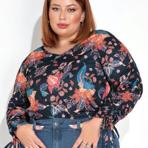 Blusa Floral Preta com Amarração Plus Size