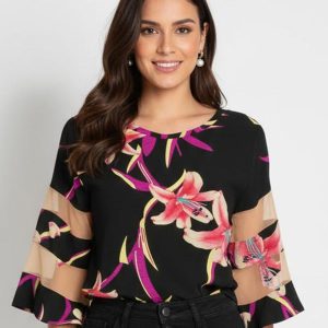 Blusa Flores Vermelhas com Detalhes em Tule
