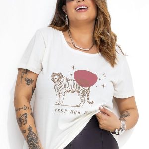 Blusa Off White com Estampa Localizada Plus Size