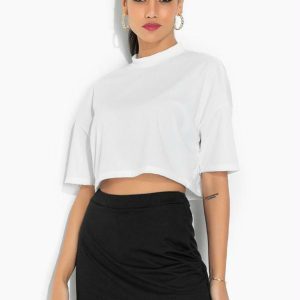 Blusa Off White com Gola e Mangas Curtas