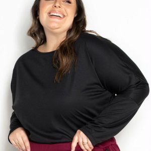 Blusa Preta com Mangas Longas Plus Size