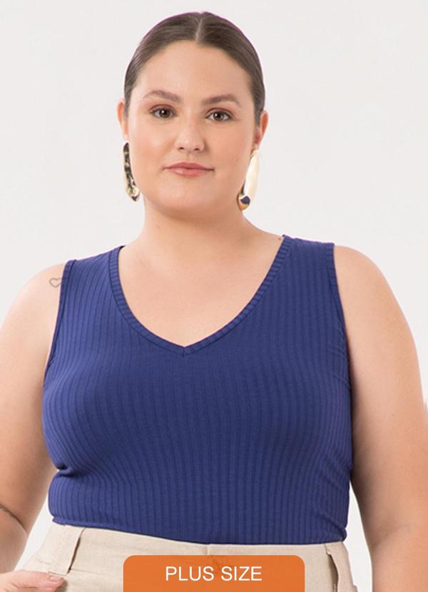 Blusa Regata Plus Size com Decote em V Azul