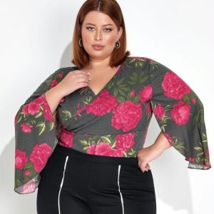 Body Floral Preto com Transpasse Plus Size