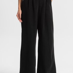 Calça Feminina em Alfaiataria Preto