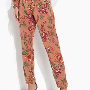 Calça Floral Marrom com Bolsos Funcionais