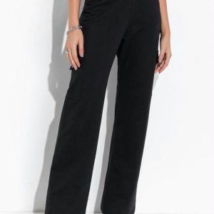 Calça Preta com Bolsos Funcionais