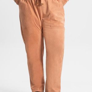 Calça Reta Plus Size Feminina em Suede Marrom