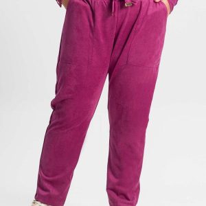 Calça Reta Plus Size Feminina em Suede Roxo