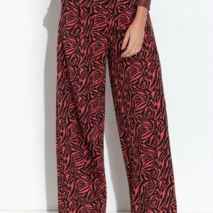 Calça Tigre Vermelha com Pregas na Cintura