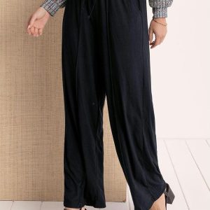 Calça com Nervuras Eelástico na Cintura Preta