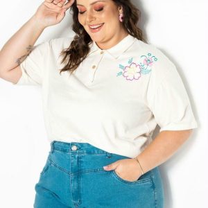 Camisa Polo Off White com Bordado Plus Size