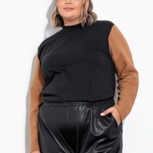 Casaco Preto e Caramelo com Gola Alta Plus Size