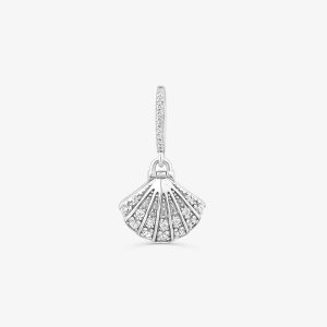 Charm Concha do Mar Cravejado em Prata 925