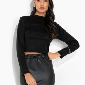 Conjunto Preta com Gola e Cintura Alta
