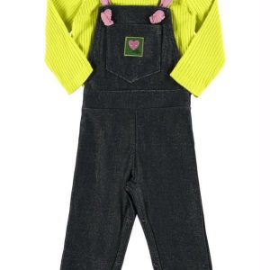 Conjunto com Jardineira e Blusa Verde
