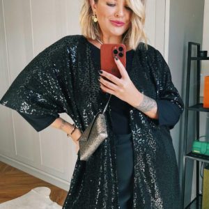 Kimono em Paetê Preto com Mangas Curtas