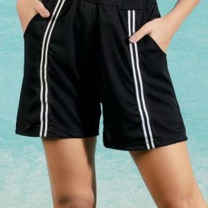 Short Preto com Bolsos e Cadarço nas Laterais