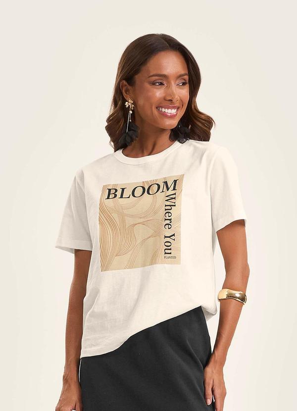 T- Shirt Feminina em Meia Malha Bege