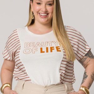 T-Shirt Listrada com Estampa Frontal Marrom