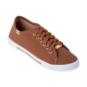 Tênis Caramelo com Detalhes em Dourado