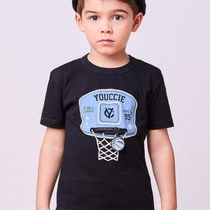 Camiseta Preta com Estampa de Basquete Preto