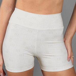 Short Lettering Nude