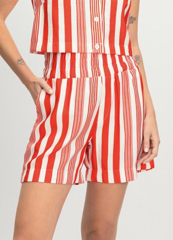 Shorts Feminino Alfaiataria Listrado Vermelho