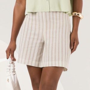 Shorts Listrado com Zíper em Tecido Bege