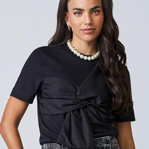 T-Shirt com Maxi Laço Preto