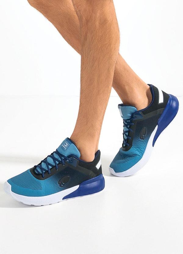 Tênis Esporte Azul em Tecido