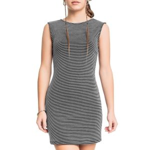 Vestido Juvenil em Malha Trabalhada Preto