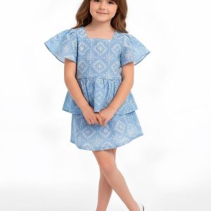 Bata com Babados em Bordado Azul