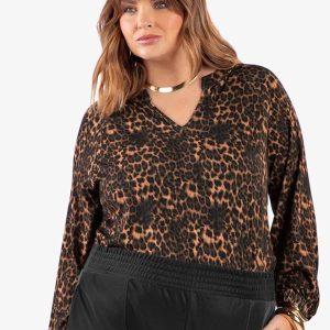 Blusa Manga Longa Estampa Onça Plus Marrom