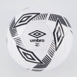 Bola Umbro Squadra Campo Branca e Preta