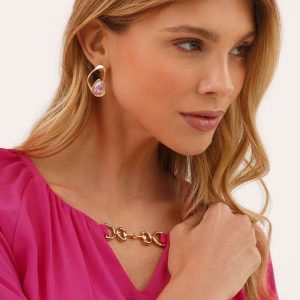 Brinco com Pedra em Quartzo Rosa Perolado Dourado Budapeste