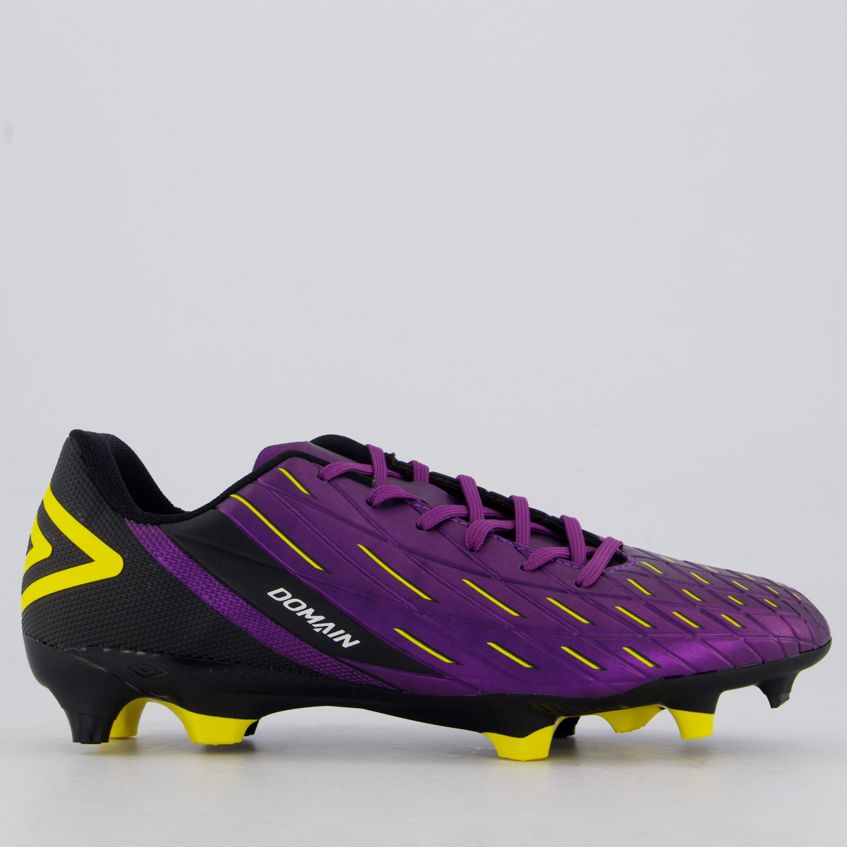 Chuteira Umbro Domain Campo Roxa e Preta