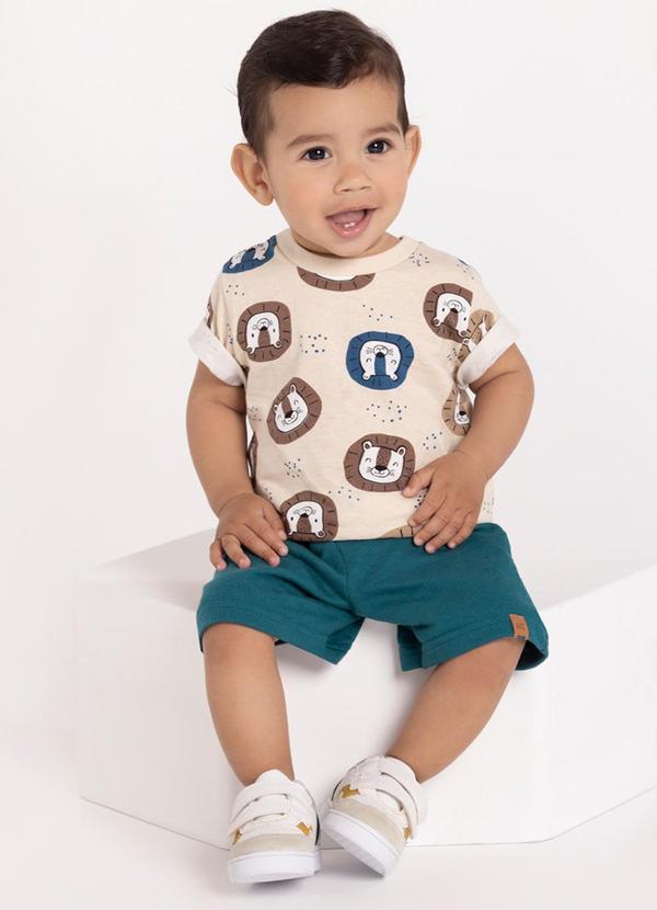 Conjunto com Bermuda Lisa e Camiseta Bege