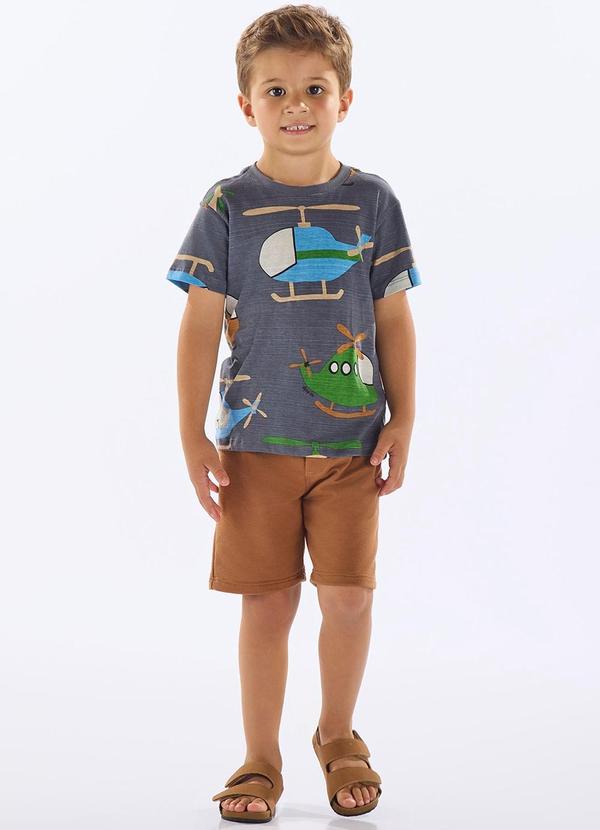Conjunto com Camiseta e Bermuda Cinza