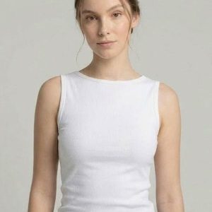 Regata Feminina Decote nas Costas Branco