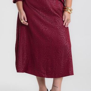 Saia Midi Evasê Plus Size Vermelho
