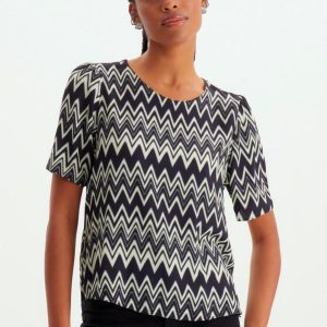 Blusa Manga Curta de Viscose Estampada Preta