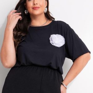 Blusa Preta com Flor 3d
