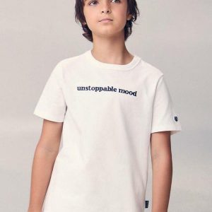 Camiseta com Lettering Branco