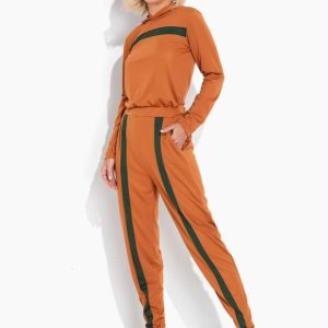 Conjunto Caramelo e Verde com Recortes e Capuz