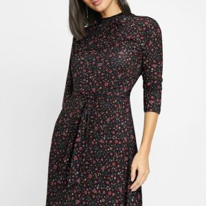 Vestido Floral Lúdico em Malha Fria